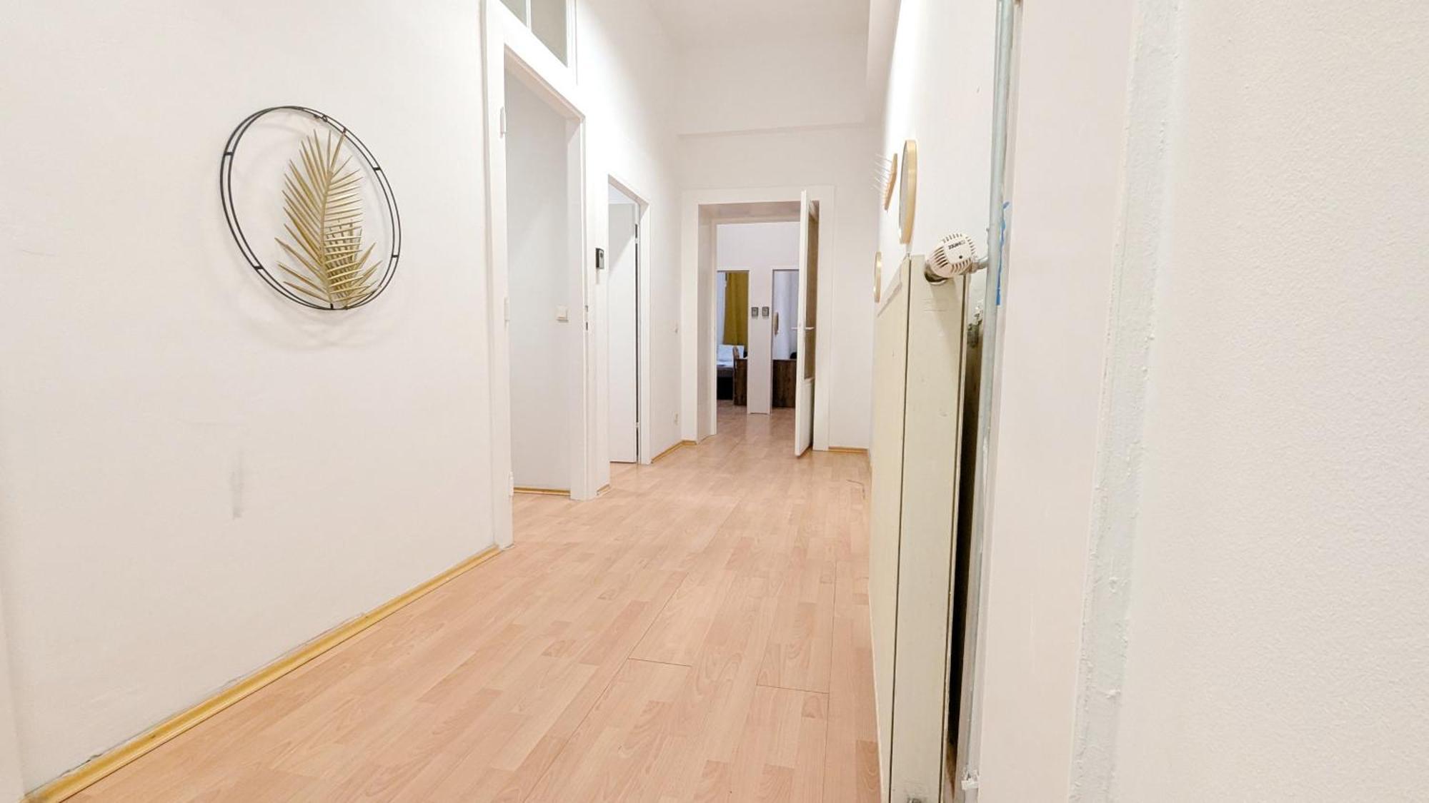 Privatunterkunft Spacious - 15 Min From Airport & Center, 5 Min From Main-bus Station Ez 7-8