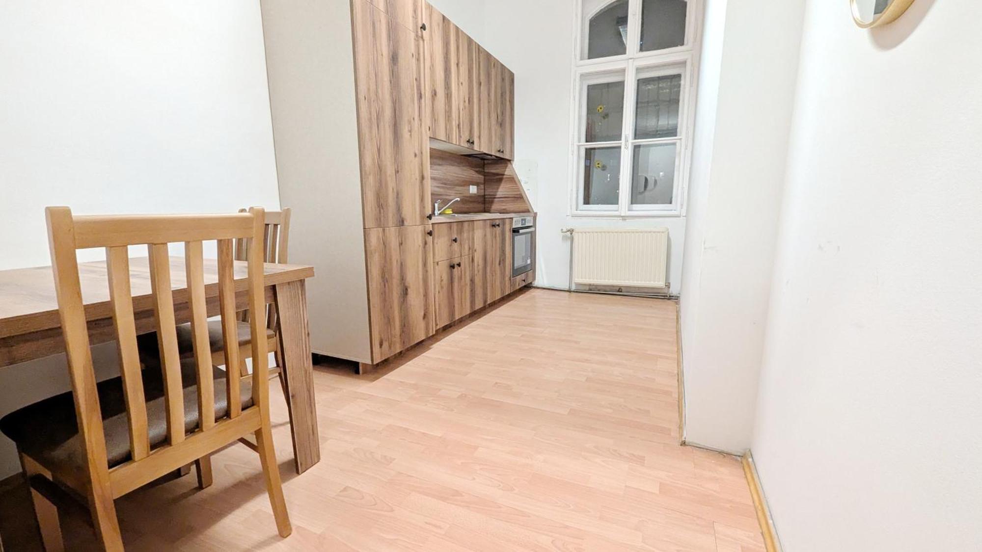 Privatunterkunft Spacious - 15 Min From Airport & Center, 5 Min From Main-bus Station Ez 7-8 *