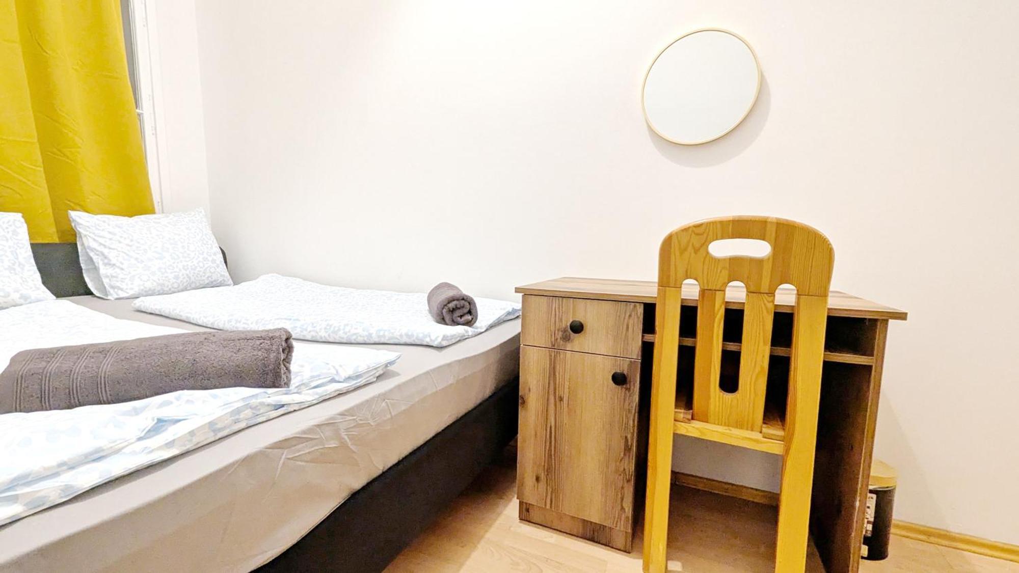 Spacious - 15 Min From Airport & Center, 5 Min From Main-bus Station Ez 7-8 Privatunterkunft