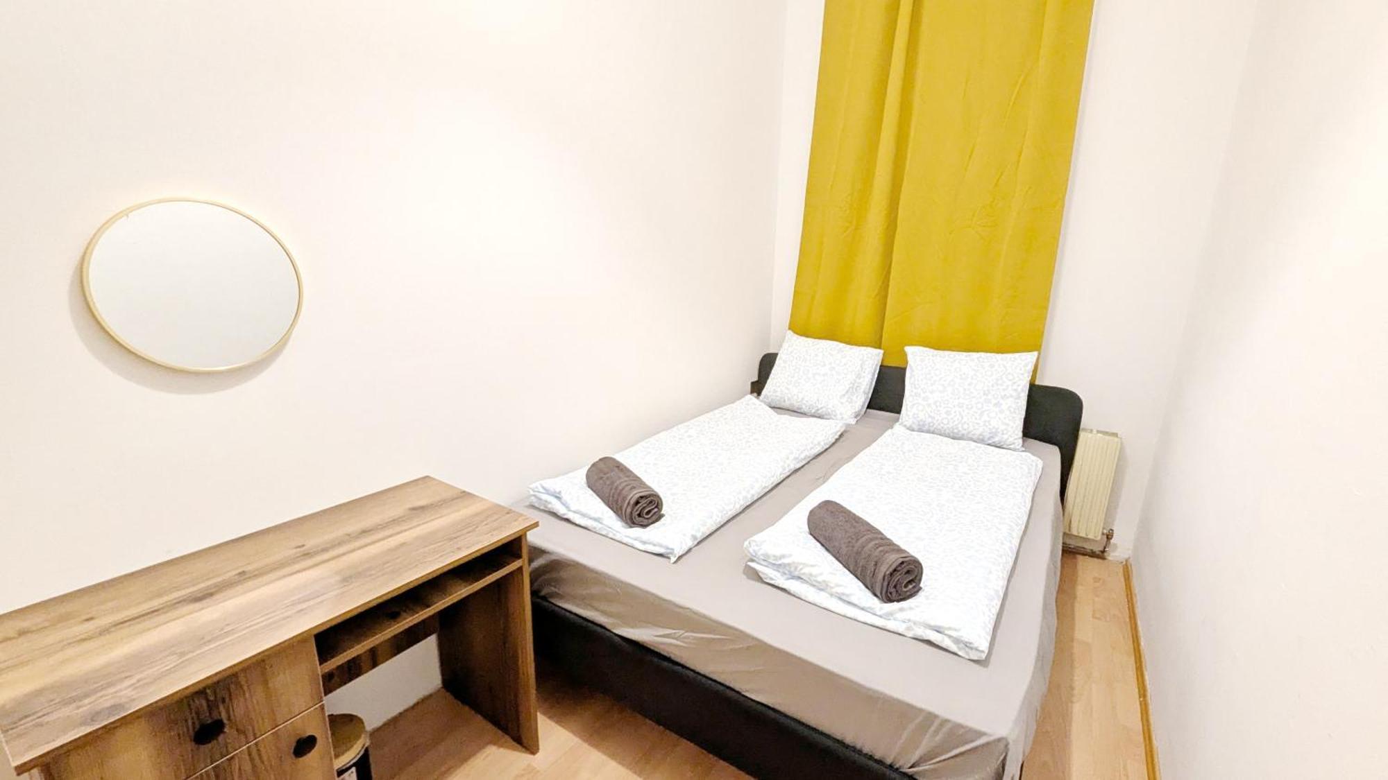Privatunterkunft Spacious - 15 Min From Airport & Center, 5 Min From Main-bus Station Ez 7-8 *